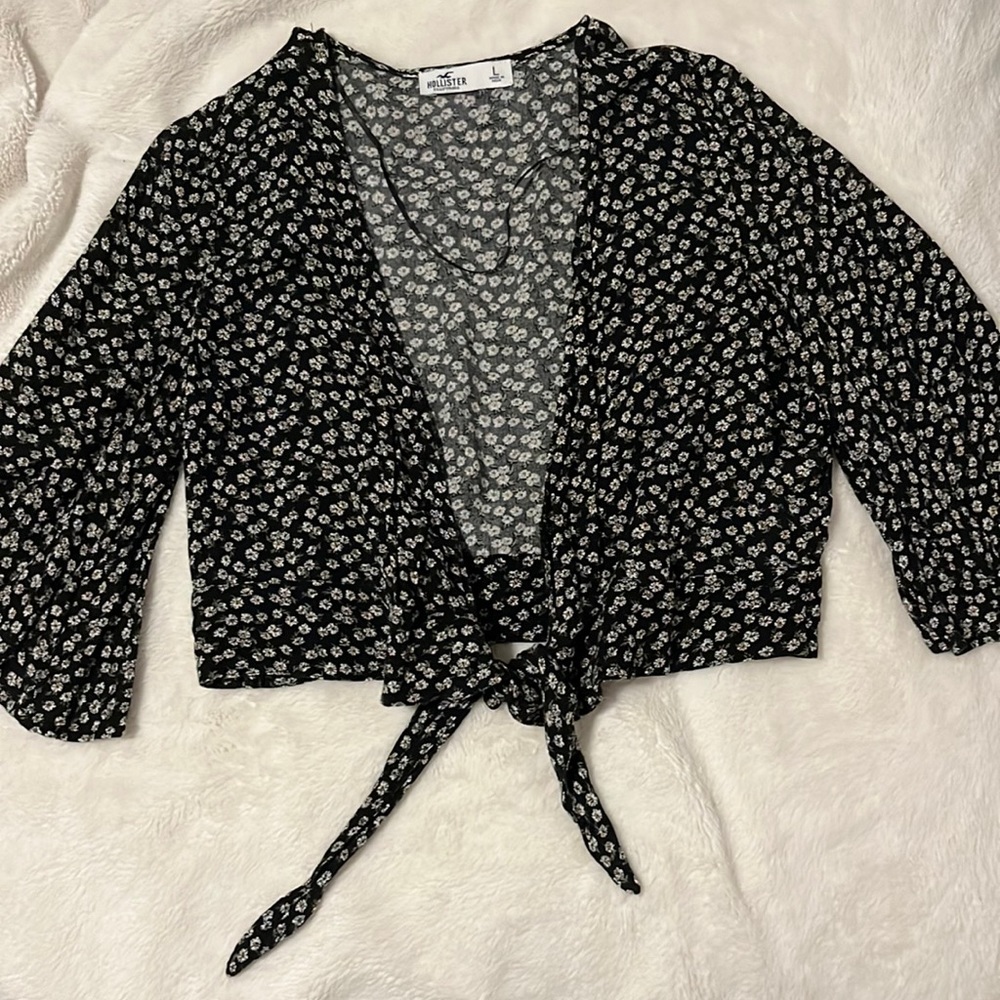 Hollister black and white flower cover up top